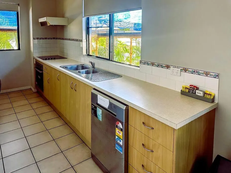 Fantastic Self-Contained 1 Bedroom Apartment Cairns