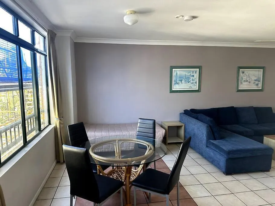 Fantastic Self-Contained 1 Bedroom Apartment Cairns 0*,