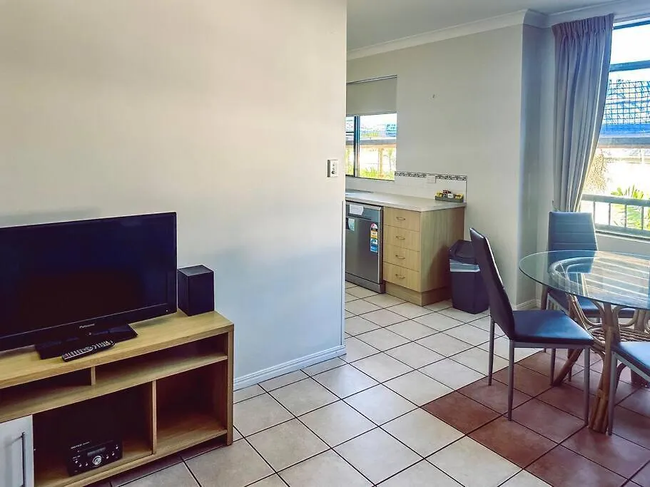 Fantastic Self-Contained 1 Bedroom Apartment Cairns