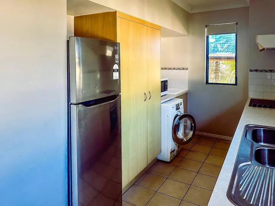 Fantastic Self-Contained 1 Bedroom Apartment Cairns