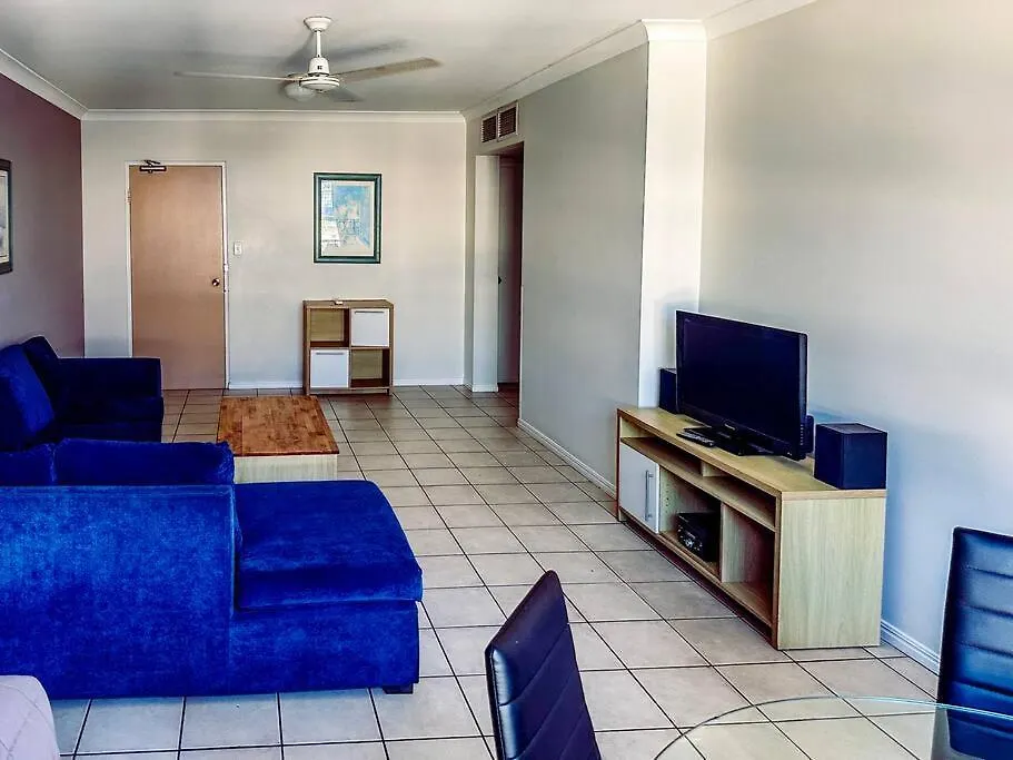 Fantastic Self-Contained 1 Bedroom Apartment Cairns