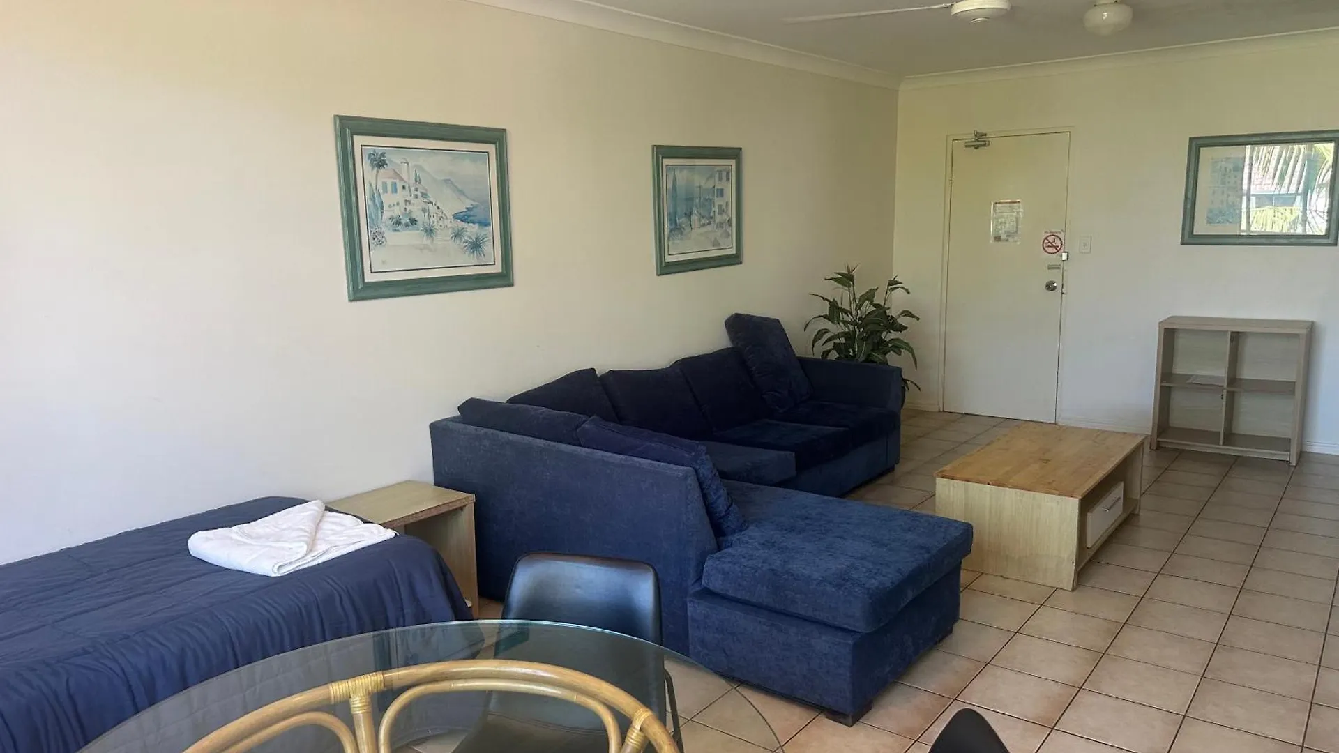 Fantastic Self-Contained 1 Bedroom Apartment Cairns