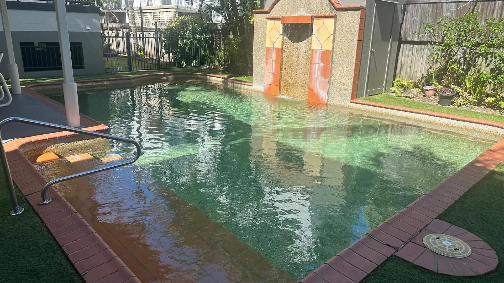 Fantastic Self-Contained 1 Bedroom Apartment Cairns 0*,  Australia