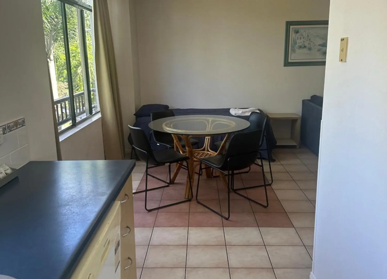 Fantastic Self-Contained 1 Bedroom Apartment Cairns