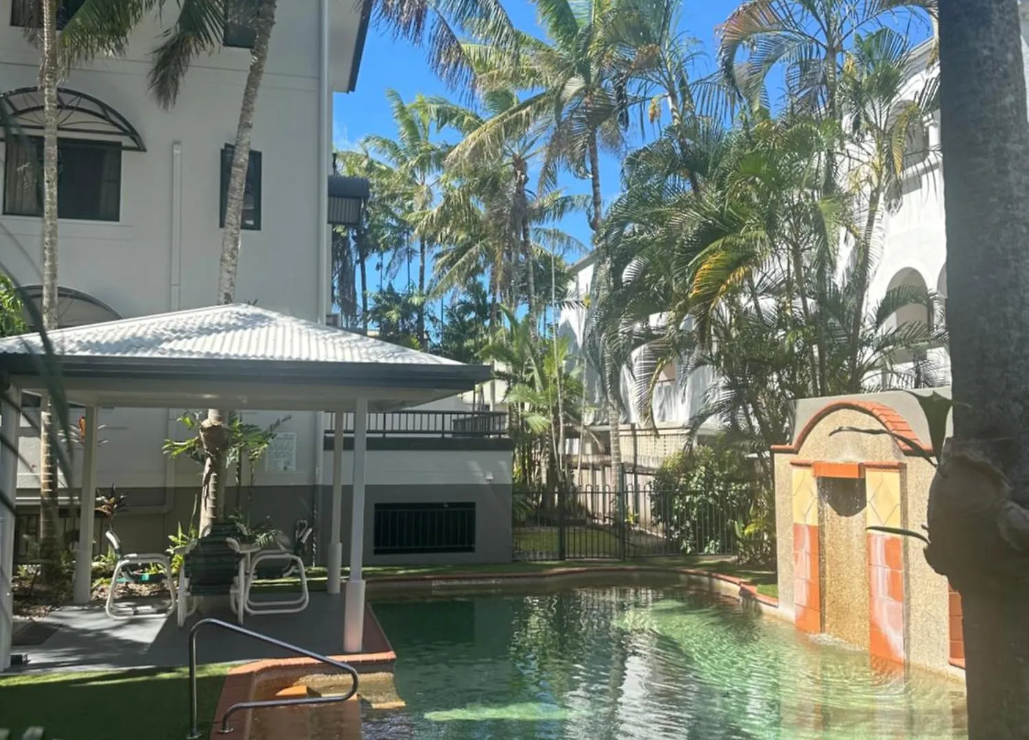 Fantastic Self-Contained 1 Bedroom Apartment Cairns